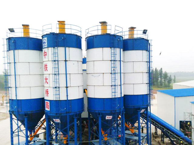 瓦片組合(he)式水泥倉(cang)